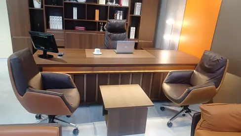 Large Executive Wooden Office Desk with Storage Drawers - Excellent Condition