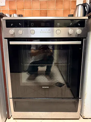 New condition Siemens electric stove / cooker - move out sale
