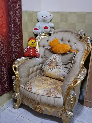Ornate Gold-Trim Tufted Accent Armchair — Vintage Floral Upholstery
