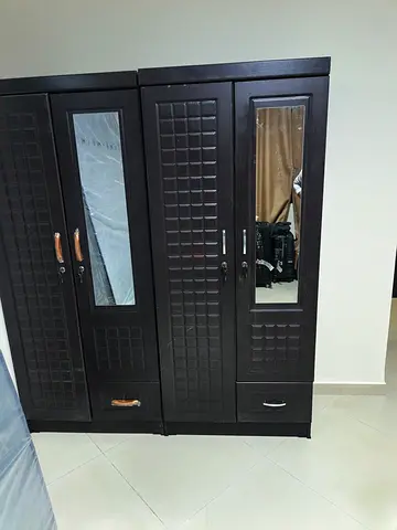 Hi I want to sale 2 door cabinet brand new
