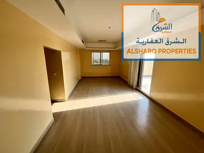 Two bedrooms, a living room, 3 bathrooms, central air conditioning, and a large rooftop terrace. Al