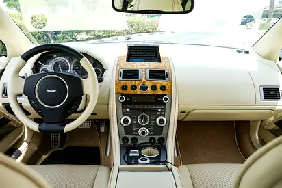 صورة مصغرة 20 لـ 2011 Aston Martin RAPIDE