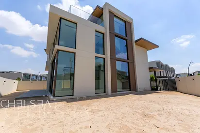 INDEPENDENT VILLA | WITH ELEVATOR | BIG PLOT