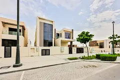 √Single Row Villa | Premium Location| Huge Garden√