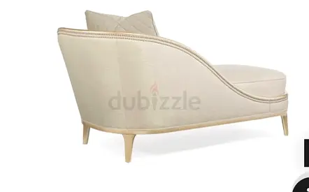 FOR SALE: Luxury Chaise Lounge / Daybed Add elegance to your home! FEATURES: ✅ Cream fabric with G