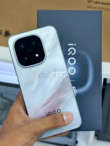 MOBILE Iqoo 15