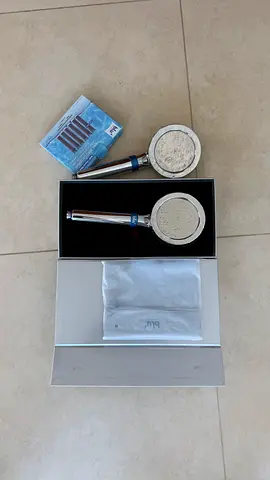 1x Blu filter shower head with filters - like new
