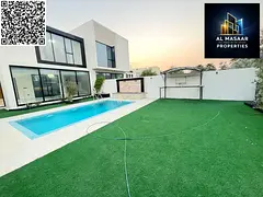 4-bedroom master villa with golf and lake views, private pool and garden, spacious and luxurious fin