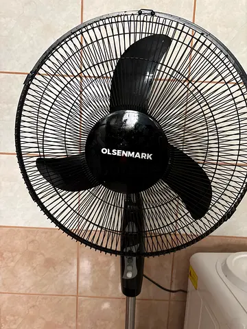Olsenmark 16-inch Pedestal Fan - Good Working Condition