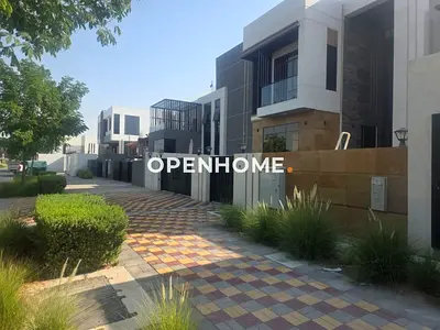 Premium Location | Elegant 4BR Villa | Double Row Middle