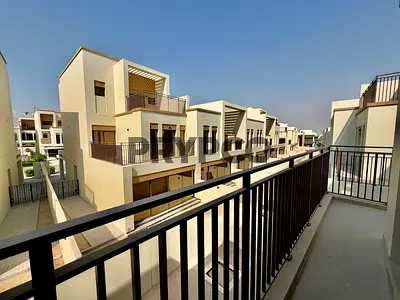 5BR +Maids | Single cheque | Unfurnished | Vacant