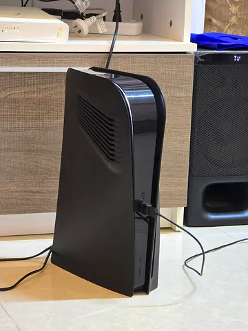 Ps5 Disc with 2 controllers and pulse 3D headset