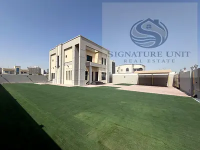 Spacious 5BR Villa with Living Area | Parking