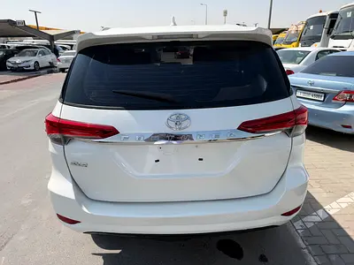 2017 Toyota FORTUNER — фото 9