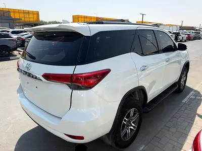 2017 Toyota FORTUNER — фото 6
