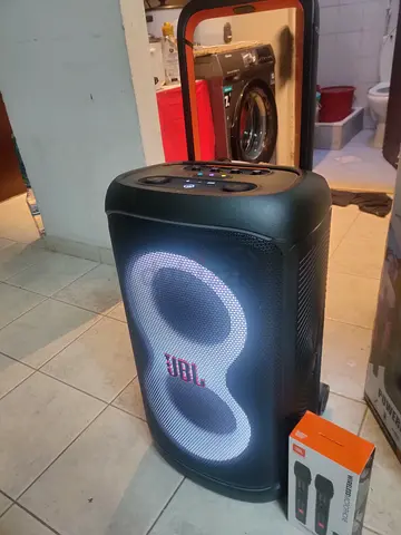JBL PartyBox 520 with Portable Bluetooth Speaker with Mic (Good Working Condition)