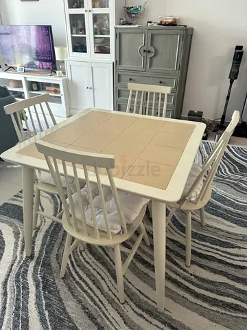 Solid wood dining table with 4 chairs - cream/white, good condition