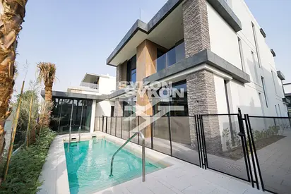 Type B | Single Row | Private Pool | Park Backing