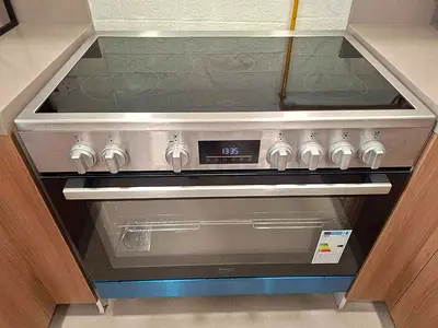 Beko latest 5Burner Electric Ceramic Hob with Oven - Good Condition