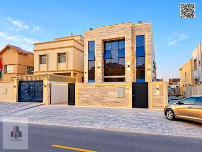 🔥 A luxurious opportunity that will not be repeated Two-storey villa with a roof on a street and a street