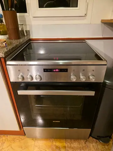 Siemens freestanding electric cooker with ceramic hob and oven - good condition