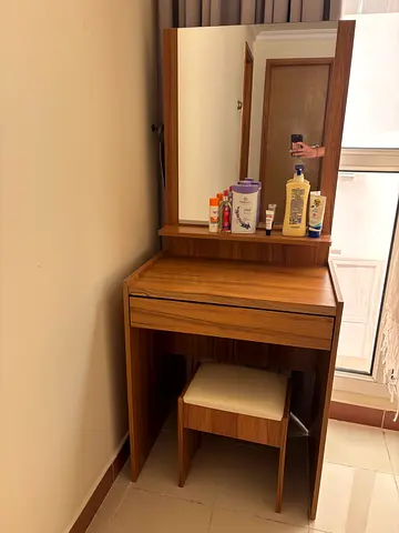 Mirror Stand