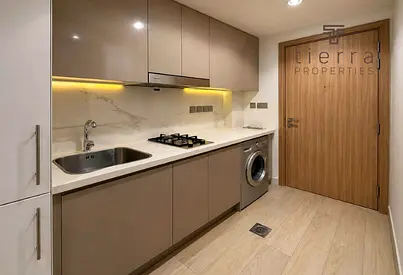 Furnished | Multiple cheques | Buj Khalifa view