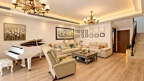 Fully Furnished Stunning Townhouse-Prime Location