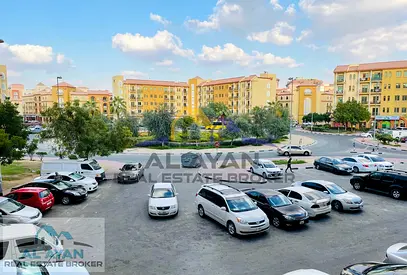 Investment Opportunity Extra Large Studio Roundabout view Spain Cluster