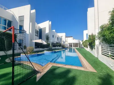 Beautiful Community |Close to beach |Pool and Gym