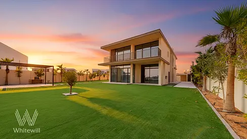 Corner | Direct Sea Front | Big Landscaped Garden
