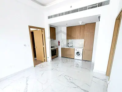 Upper-Middle Floor | Spacious | Ready & Vacant