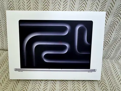 MacBook Pro 16” m4 max 48gb ram 1tb tra arabic