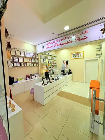 PROFESSIONAL PHOTOGRAPHY AND VIDEOGRAPHY WITH MALE AND FEMALE PHOTGRAPHERS IN DUBAI