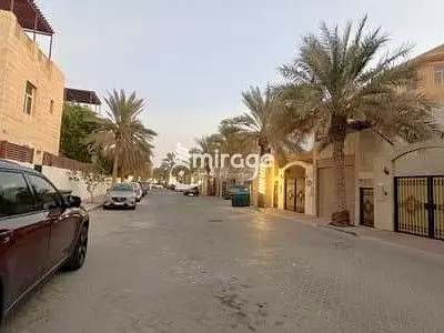 Vacant 3BR TH | Private Garden | Best Location