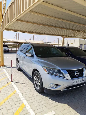 2016 Nissan PATHFINDER photo 2