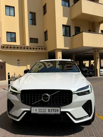 Volvo XC602022B5 R-Design top specifications GCC Specs