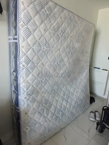 Gel Memory Foam with pocket spring medium soft King size mattress 180x200x25cm