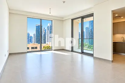Spacious | Boulevard View |Downtown Living