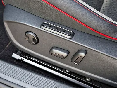 2025 Volkswagen GOLF GTI — фото 10