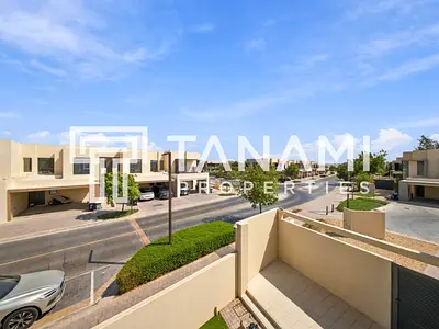 Spacious 4BR + Maid |Prime location | Corner Villa