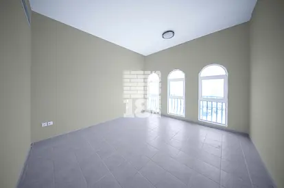 Near Metro | 2 + Store | Good Investment