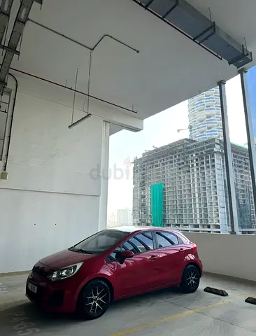 2017 Kia Rio GCC Specs - lady driven