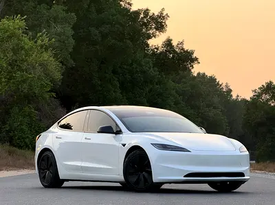 TESLA MODEL 3 STANDER GCC 2025 Service history (under warranty to 2033) تسلا موديل 3 ستاندر خليجي