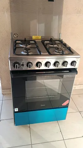 4-Burner Gas Cooker with Oven - Good Condition