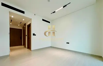 Premium | Vacant | Elegant | Ready to Move