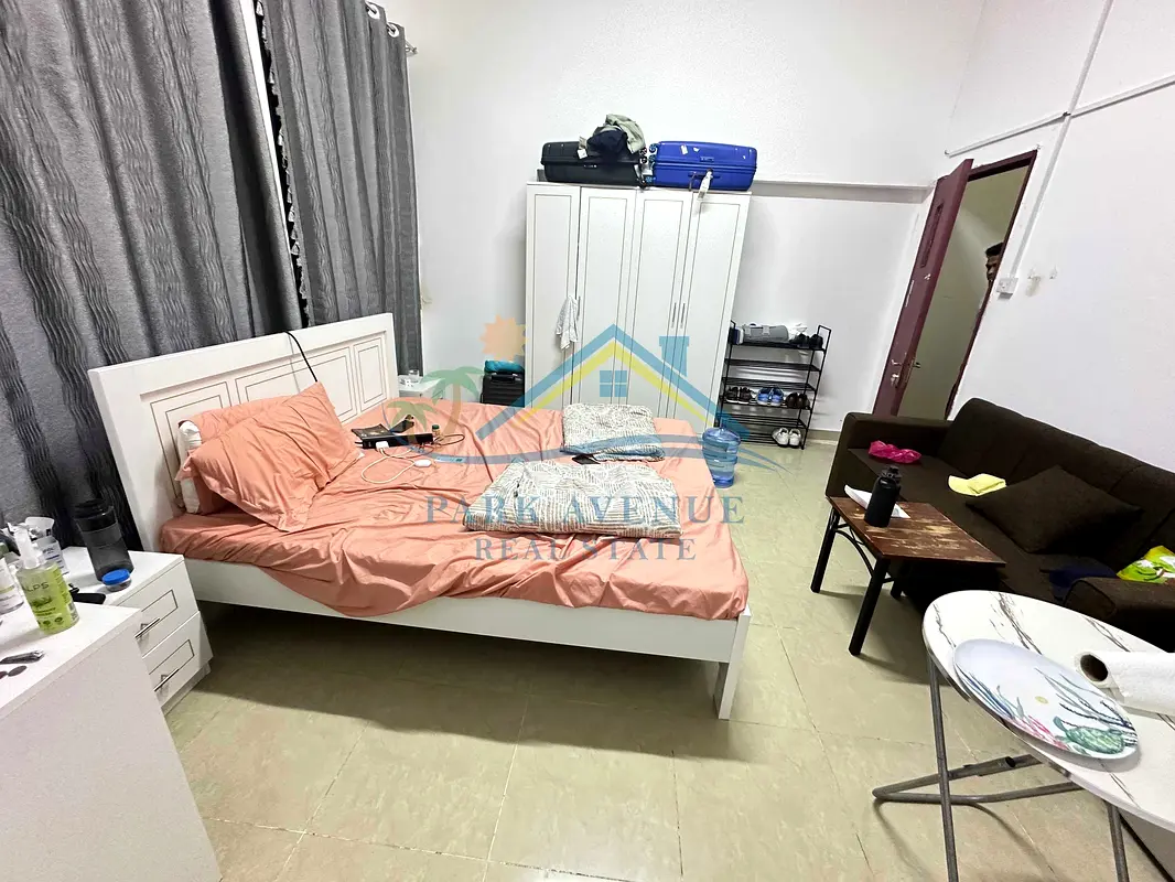 Fully Furnish Free Wifi Free water and electricity