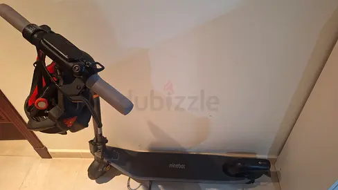 Ninebot kickscooter E2 powered by Segway in Good Condition