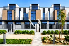 FAMILY-FRIENDLY HOME | EXPANSIVE LAYOUT | RESALE