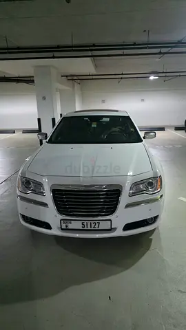 Well Maintained Chrysler 300C 2014 | GCC Specs | Full Options | Only 95,000 KM | Service Contract